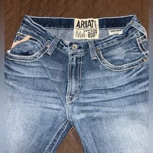 Men’s size 30x32 Ariat jeans